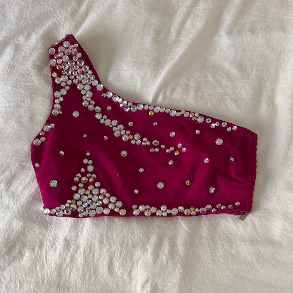 CUSTOM NBA/NFL/PRO TEAM Embellished One-Shoulder Crop Top - S